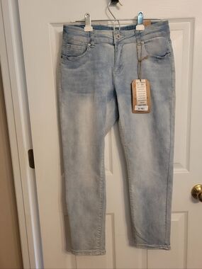 Women's Light Blue Washed Jeans